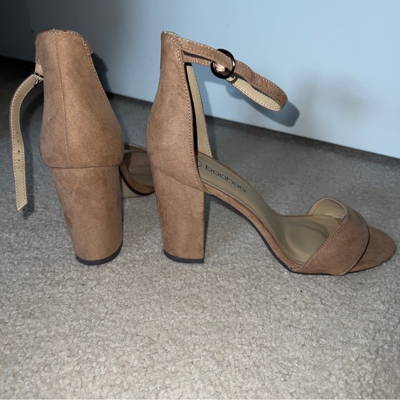 Stylish Boohoo Heeled Sandals. - Picture 5 of 9